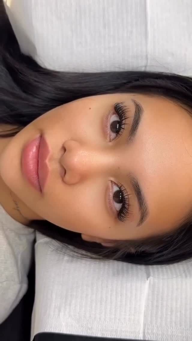 notre dernière pose 🦋

#montpellier #salondebeaute #esthétique #cils