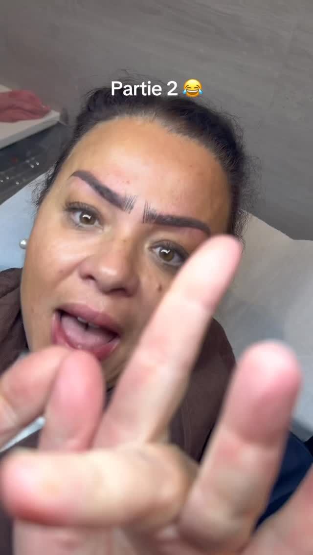 Hahahaha 😂❤️ #drole #montpellier #salondebeaute #prank #sourcils
